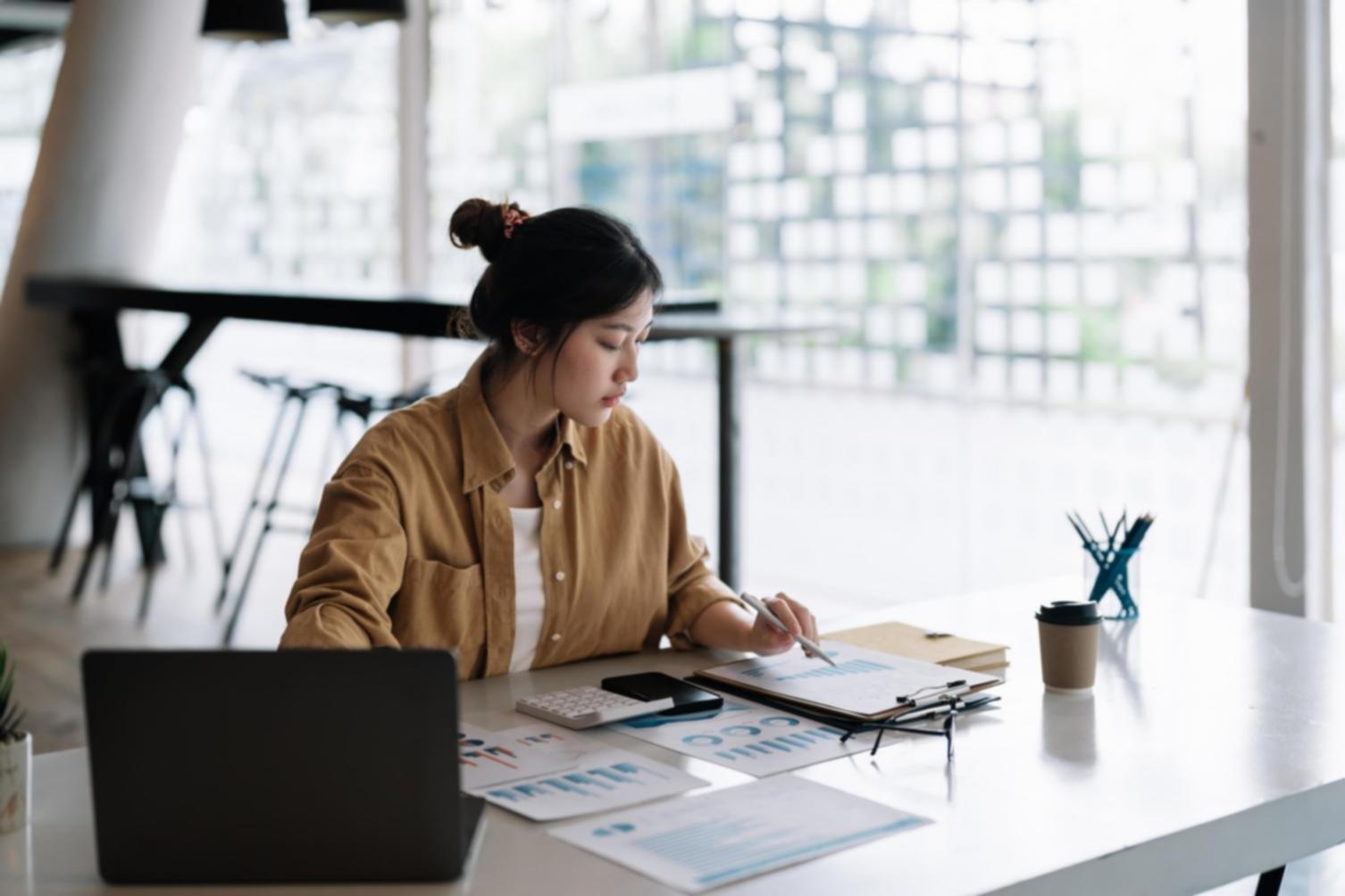 Local business search results on mobile device